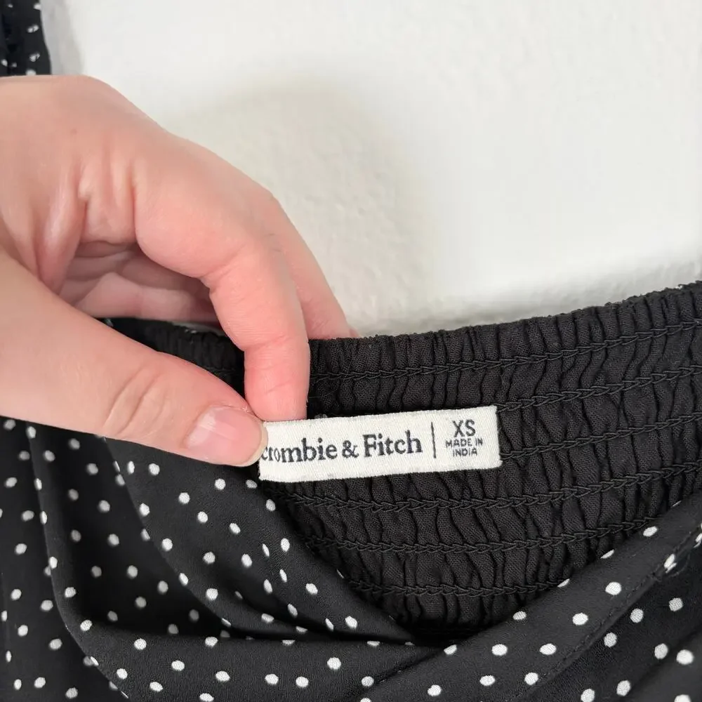Abercrombie & Fitch lightweight material